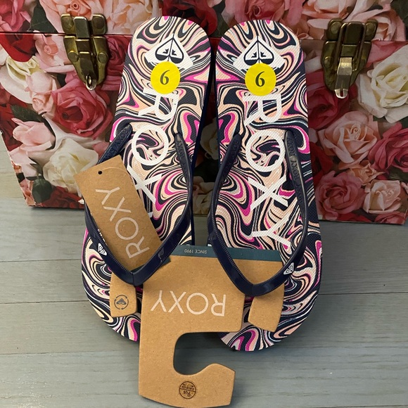 Roxy Shoes - 💕NWT ROXY SANDALS💕